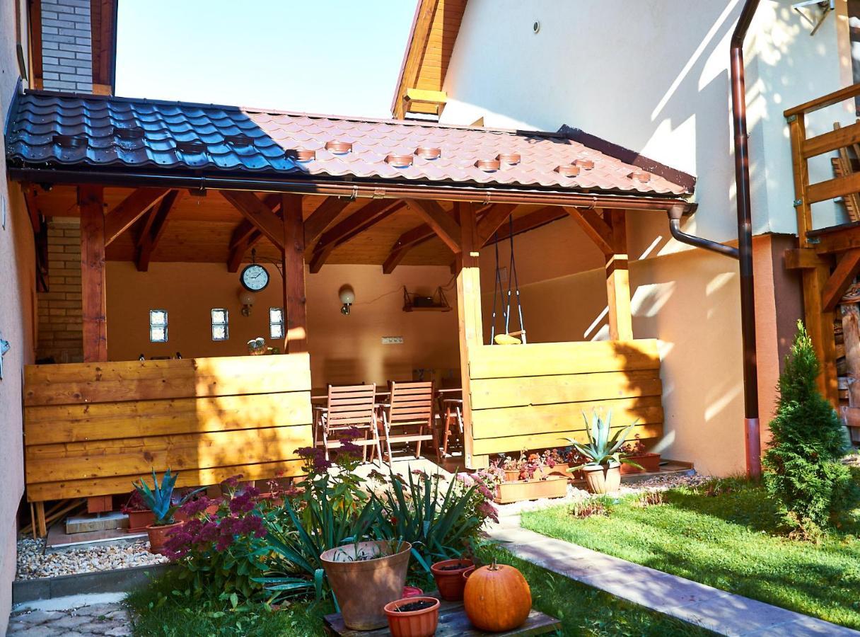 Vila Rhea Važec Buitenkant foto