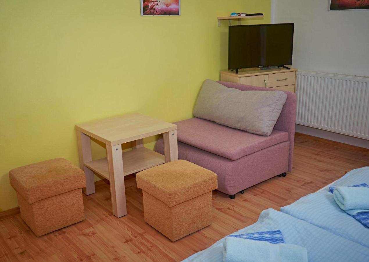 Vila Rhea Važec Buitenkant foto