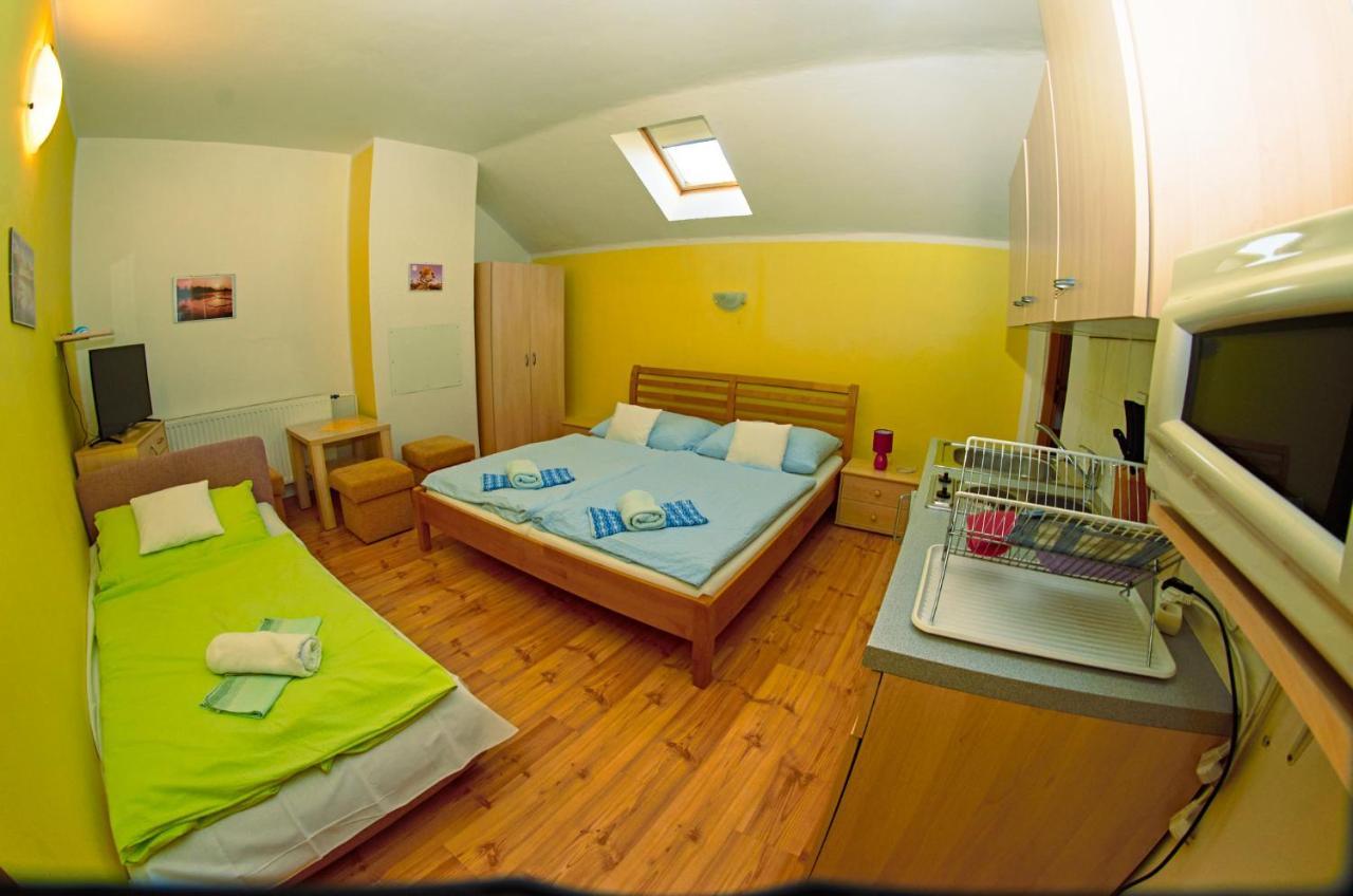 Vila Rhea Važec Buitenkant foto