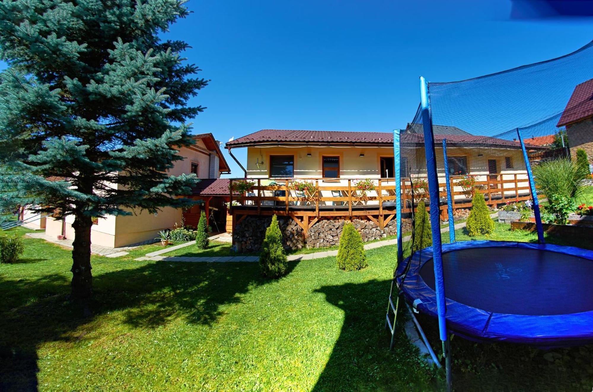 Vila Rhea Važec Buitenkant foto